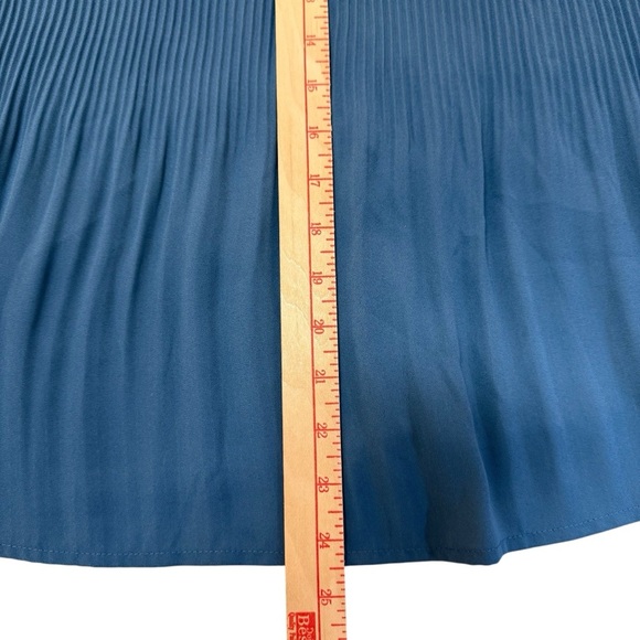 PLEIONE Pleated Tunic Top Blouse‎ Size Small Slate Blue Button Down Short Sleeve - Picture 12 of 12